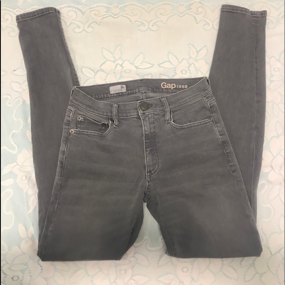 5/$25 - Gap Skinny Jeans